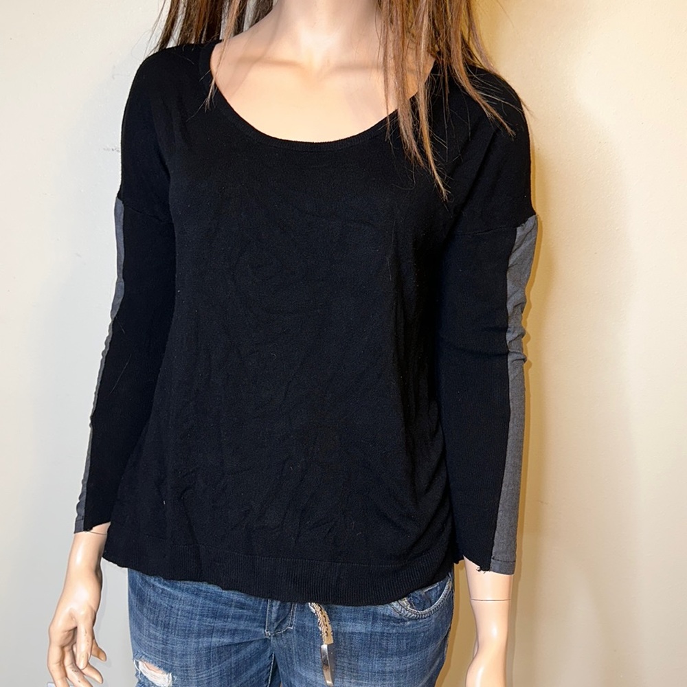 Torrid Black Sweatshirt Sz 2X Grey Stripe Sleeve